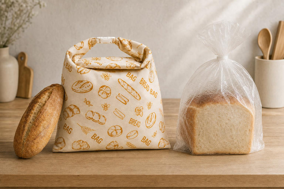 Vokshus brødpose ved siden av plastpose med brød — sammenligning av brødlagring